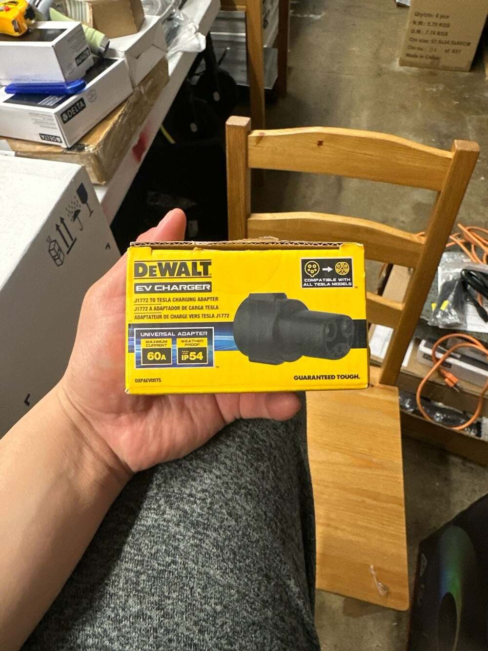 DEWALT J1772 to Tesla EV Charging Adapter 60A IP54 DXPAEV05TS